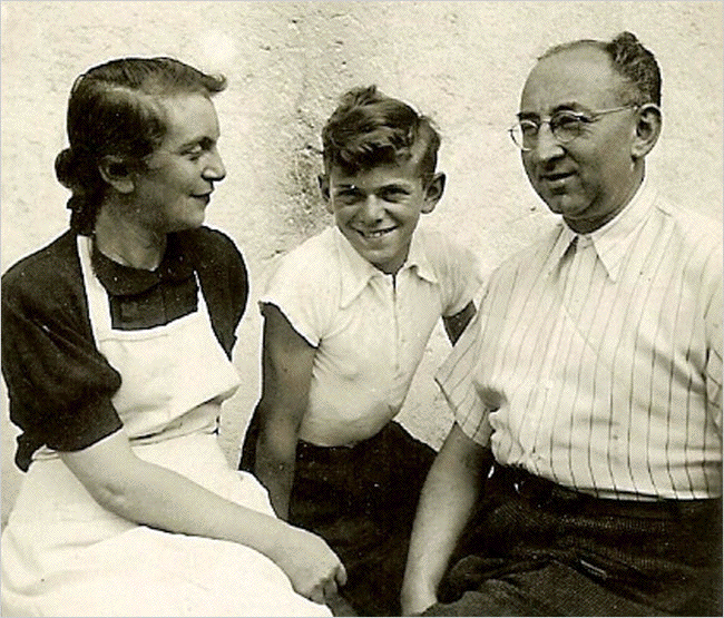 Harry Arlin with parents