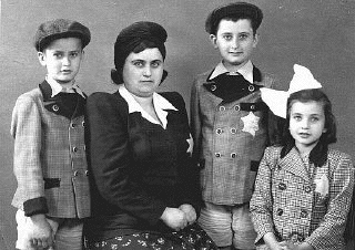 Hungarian Jewish
                                                Family