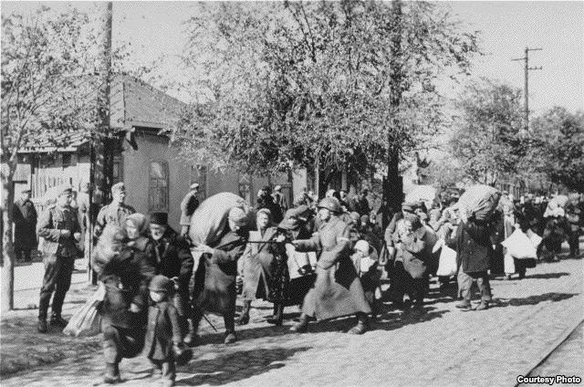 Deportation to Transnistria,
                                  1941-1942